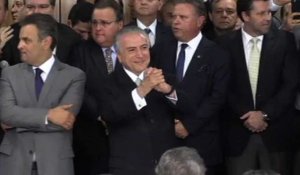 Brésil: le nouveau gouvernement de Temer entre en fonction