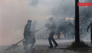 Pavés, gaz lacrymos... Nouveaux heurts à Paris contre la loi Travail