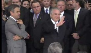 Le gouvernement de Temer entre en fonction au Brésil