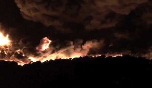 Un gigantesque incendie ravage une décharge en Espagne