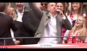 Franck Ribery chante "Aux Champs-Elysées" devant des milliers de supporters (vidéo)