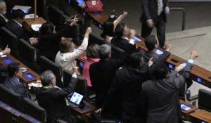 Brésil: ouverture des débats sur la destitution de Rousseff