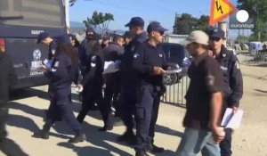 Les autorités grecques incitent les migrants à quitter le camp d'Idomeni