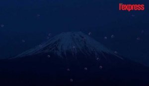 Japon: des drones font le show au pied du mont Fuji