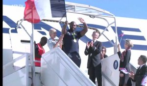 J.O. : L'arrivée des athlètes français à l'aéroport de Roissy