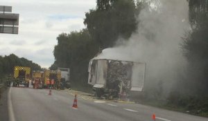 Camion en feu sur la RN165