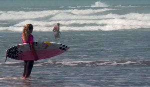 Première compétition de surf féminin au Maroc