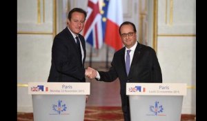 La rencontre entre Hollande et Cameron, en 42 secondes