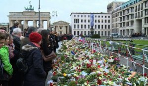 Attentats de Paris: l'Europe observe une minute de silence