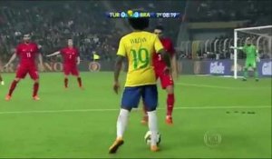 Turquie-Brésil: Willian, quel dribble ! 