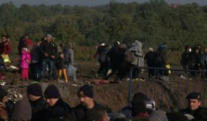 Serbie:des centaines de migrants réussissent à passer en Croatie