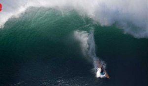 Au Portugal, les surfeurs affrontent les terribles vagues de Nazaré