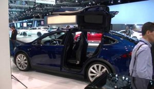 Salon de l'auto : découverte de la Tesla Model X