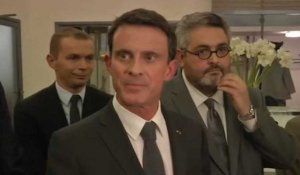 Manuel Valls aux journalistes : "C'est vous qui représentez le système"