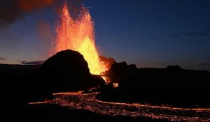 En Islande, l'éruption se transforme en grandioses geysers de lave