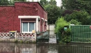 Une rue encore inondée à Sainte-Catherine : « À chaque orage, on flippe »