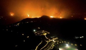 Grèce : les pompiers bataillent contre deux incendies inquiétants à Olympie et sur l'île d'Eubée