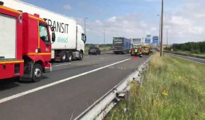 Une voiture accidentée sur l’A16 à Calais