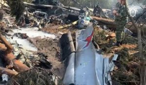 Russie: images des lieux du crash d'un avion militaire en vol d'essai