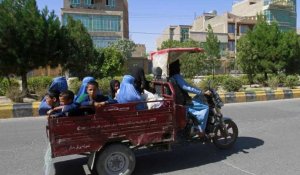 Un groupe de femmes manifeste à Kaboul, une première depuis le retour des talibans