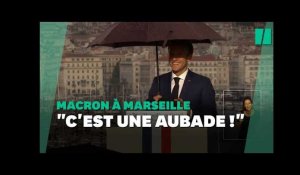 À Marseille, le discours de Macron interrompu par la pluie… et un souci technique