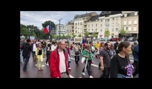 "Le pass sanitaire, on n'en veut pas" : des centaines de personnes réunies à Angers