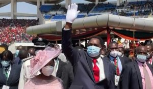 Le nouveau président zambien, Hakainde Hichilema, prête serment