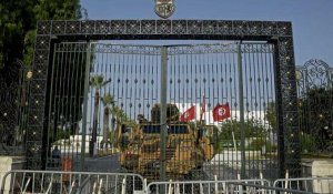 Tunisie : le président Kaïs Saïed prolonge le gel du Parlement, un mois après son coup de force