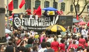 "Bolsonaro dehors": manifestation à Rio pour la destitution du président brésilien