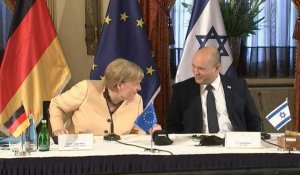 Merkel et Bennett assistent à une réunion du cabinet israélien