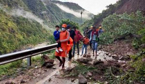 Lourd bilan après des inondations et glissements de terrain en Inde et au Népal