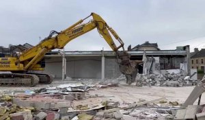 Charleville-Mézières: le magasin Aldi du Theux en cours de destruction