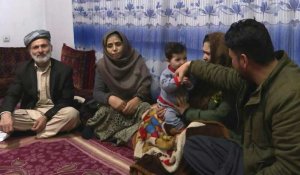 Disparu dans le chaos de l'aéroport de Kaboul, un bébé afghan a retrouvé sa famille
