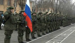Cérémonie de départ des forces menées par la Russie au Kazakhstan après les émeutes