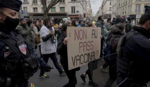 France : l'entrée en vigueur du pass vaccinal isole un peu plus les non-vaccinés