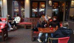 Pays-Bas: des restaurants rouvrent malgré la consigne de rester fermés