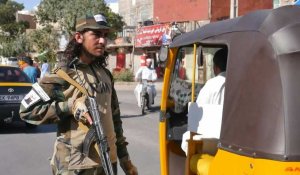 Afghanistan: des talibans surveillent des checkpoints après une énorme explosion dans une mosquée