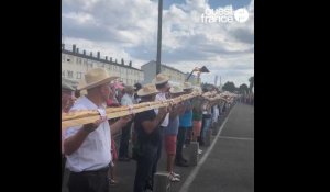 VIDÉO. Le record du monde du plus long sandwich de rillettes battu en Mayenne