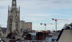 Lille : l’hélicoptère de l’armée à très basse altitude au dessus du centre de Lille