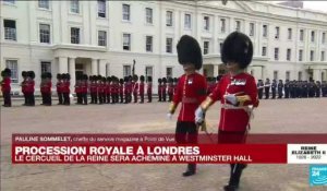 Royaume-Uni : affluence entre Buckingham et Westminster pour le passage du cercueil de la reine Elizabeth II