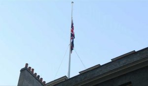 Mort de la reine: le drapeau britannique en berne devant 10 Downing Street