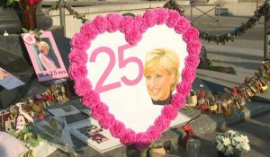 25e anniversaire de la mort de Diana: à Paris, le mémorial du Pont de l'Alma décoré