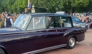 Le roi Charles III et Camila arrivent au palais de Buckingham après la mort de la reine