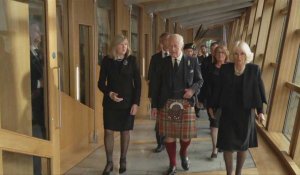 Le roi Charles III et la reine consort arrivent au Parlement écossais