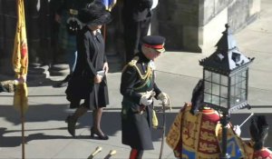 Mort de la reine Elizabeth: le roi Charles quitte la cathédrale Saint-Gilles