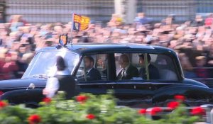 Le roi Charles III quitte le palais de Buckingham en voiture