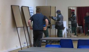 Présidentielle: installation d'un bureau de vote à Montreuil