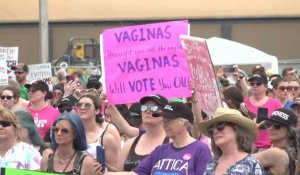 Etats-Unis: mobilisation pour le droit à l'avortement devant le planning familial au Kentucky