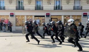 Paris: tensions lors de l'arrivée du cortège place de la Nation