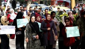 Afghanistan: des femmes manifestent contre le voile intégral